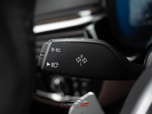 Used 2021 BMW M550i xDrive w/ Premium Package image 29