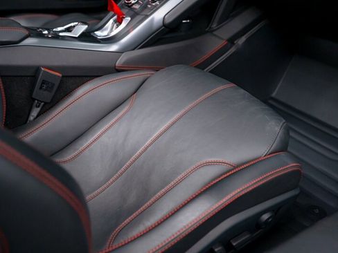 Used 2019 Lamborghini Huracan LP 580-2 image 23