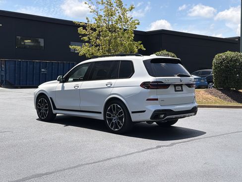 Used 2023 BMW X7 xDrive40i w/ M Sport Package AWD/4WD image 17