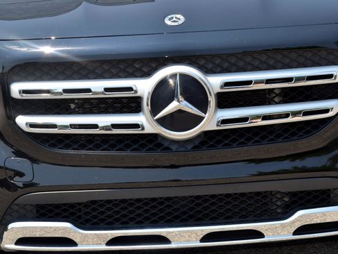 Used 2023 Mercedes-Benz GLB 250 image 4