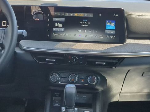 New 2025 Nissan Kicks SV w/ SV Premium Package image 18