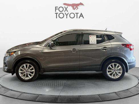 Used 2021 Nissan Rogue Sport SV image 3