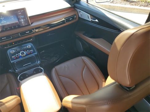 Used 2021 Lincoln Nautilus Reserve w/ Equipment Group 202A image 15