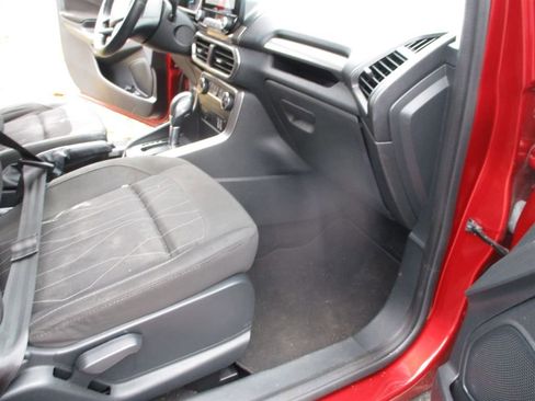 Used 2019 Ford EcoSport SE w/ SE Convenience Package image 6