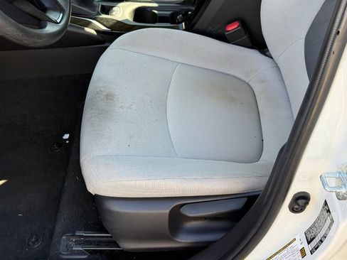 Used 2021 Toyota Corolla LE image 11