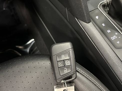 Used 2021 Volkswagen Atlas SE FWD image 25
