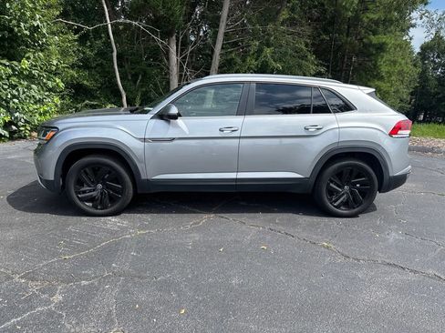 Used 2023 Volkswagen Atlas Cross Sport SE w/ Black Wheel Package FWD image 2