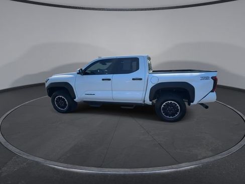 Used 2024 Toyota Tacoma TRD Off-Road image 9