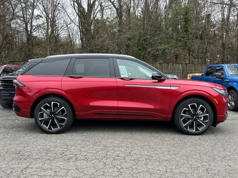 New 2026 Lincoln Nautilus Reserve image 3