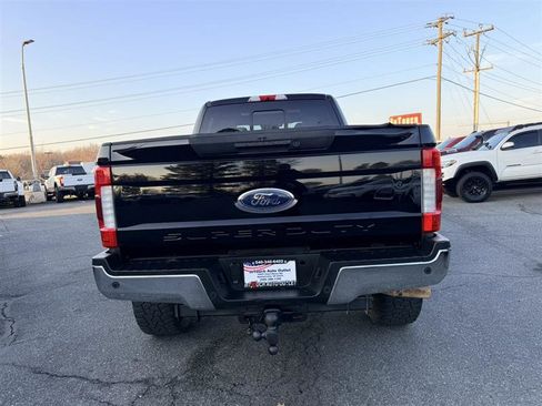 Used 2017 Ford F250 Lariat w/ Lariat Ultimate Package AWD/4WD image 6