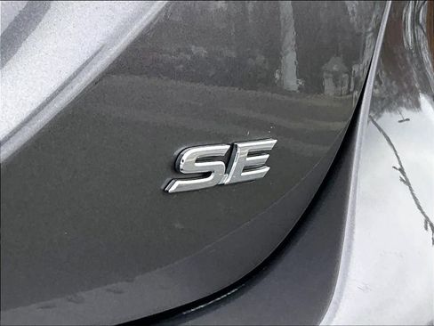 Used 2023 Toyota Camry SE image 28