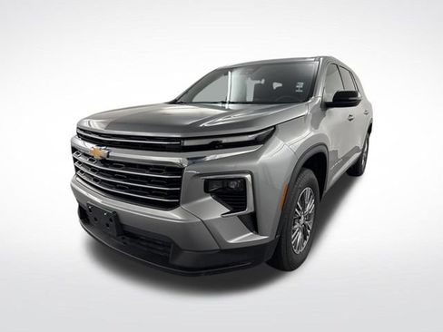 Used 2026 Chevrolet Traverse LT AWD/4WD image 4