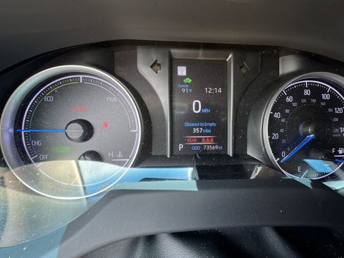 Used 2021 Toyota Venza LE image 20