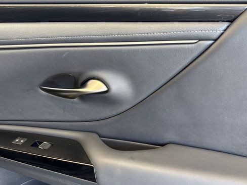 Used 2024 Lexus ES 350 w/ Accessory Package (Z1) FWD image 21