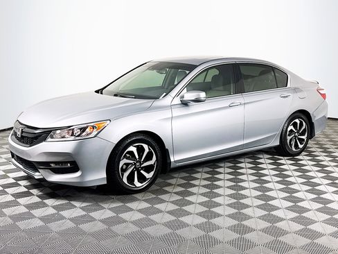 Used 2017 Honda Accord EX-L image 4