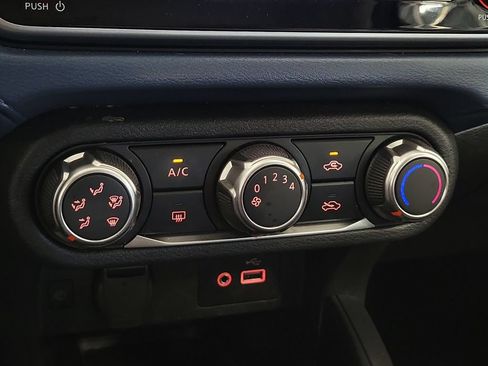 Used 2025 Nissan Versa SV FWD image 21