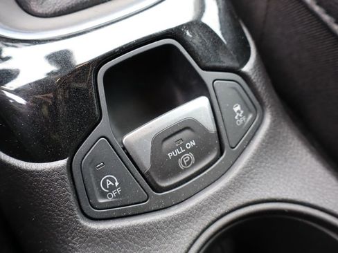 Used 2020 Jeep Compass Latitude image 25