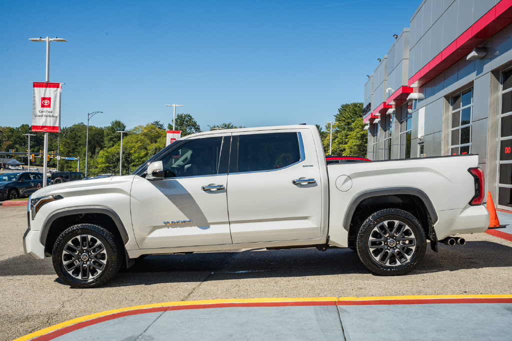 Used 2023 Toyota Tundra Limited AWD/4WD image 4