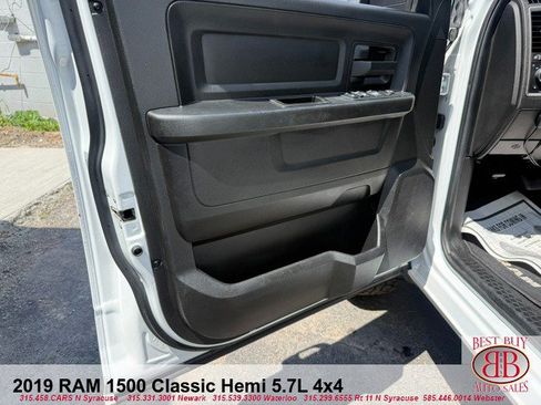 Used 2019 RAM 1500 Express w/ Express Value Package AWD/4WD image 9