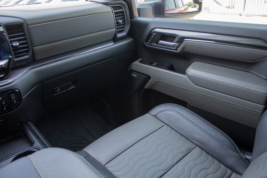 Used 2024 Chevrolet Silverado 2500 ZR2 w/ Technology Package AWD/4WD image 20