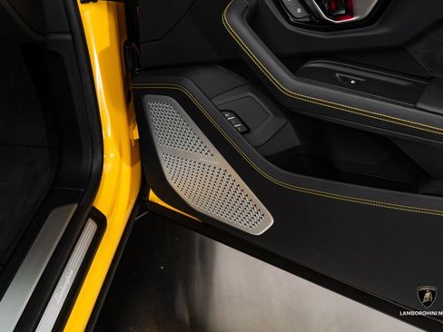 Used 2024 Lamborghini Urus S image 40