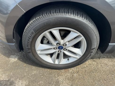 Used 2018 Ford Edge SEL w/ Equipment Group 201A FWD image 15