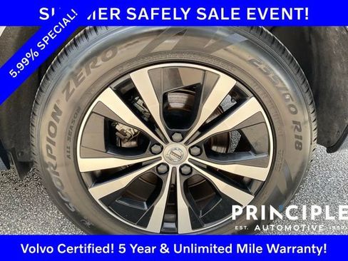 Certified 2025 Volvo XC60 B5 Core AWD/4WD image 13