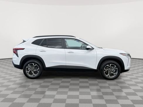 New 2026 Chevrolet Trax LT w/ Driver Confidence Package FWD image 12