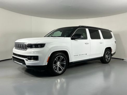 Used 2024 Jeep Grand Wagoneer L 4WD image 3