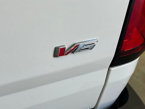 Used 2022 Chevrolet Colorado LT w/ Safety Package image 38