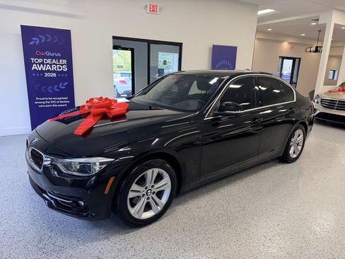Used 2018 BMW 330i Sedan RWD image 13