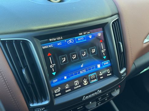 Used 2017 Maserati Levante image 22