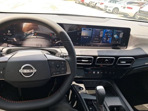 New 2026 Nissan Sentra SR w/ Floor Mat Package FWD image 13