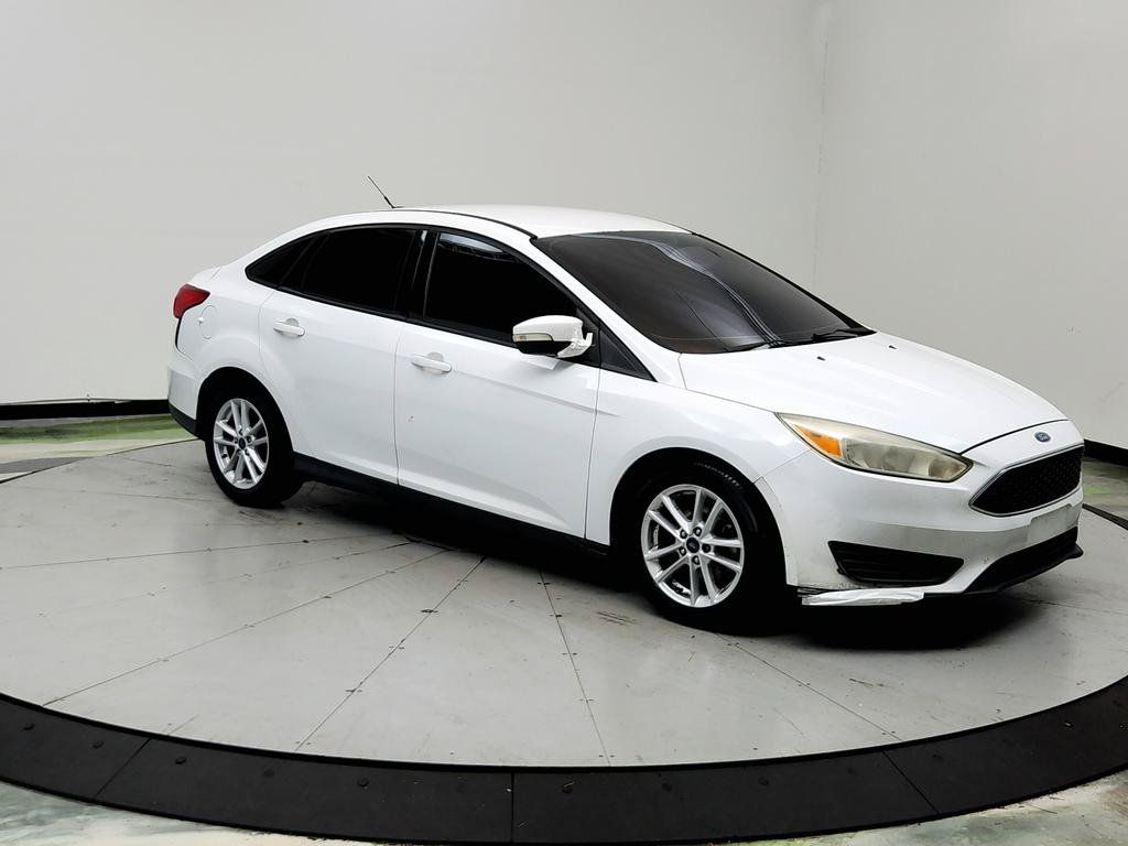Used 2016 Ford Focus SE FWD image 3