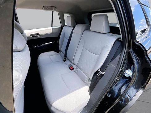Used 2024 Toyota Corolla Cross LE FWD image 19