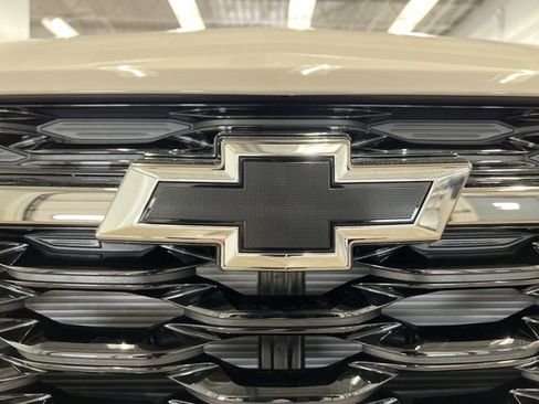 New 2026 Chevrolet Trax RS w/ Sunroof Package image 31