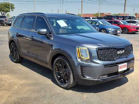 Used 2022 Kia Telluride SX w/ SX Prestige Package image 5