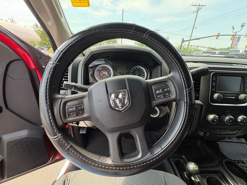 Used 2013 RAM 2500 Tradesman w/ Chrome Appearance Group AWD/4WD image 17