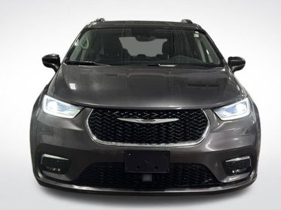 Used 2022 Chrysler Pacifica Touring-L