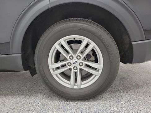 Used 2020 Ford Explorer XLT w/ Equipment Group 202A AWD/4WD image 5