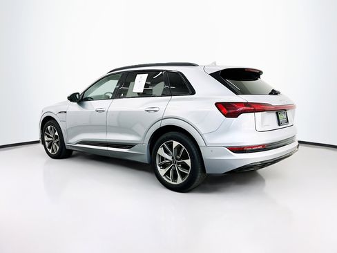 Used 2021 Audi e-tron Premium Plus w/ Premium Plus Package image 5