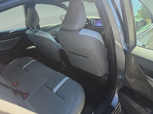 Used 2025 Toyota Camry SE FWD image 31