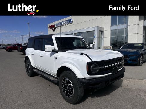 Used 2023 Ford Bronco Outer Banks AWD/4WD image 1