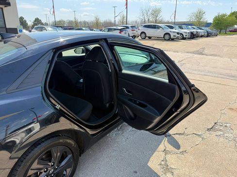 Used 2021 Hyundai Elantra SEL w/ Convenience Package FWD image 21