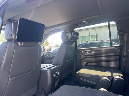 Used 2022 GMC Yukon XL SLT w/ SLT Premium Package AWD/4WD image 18