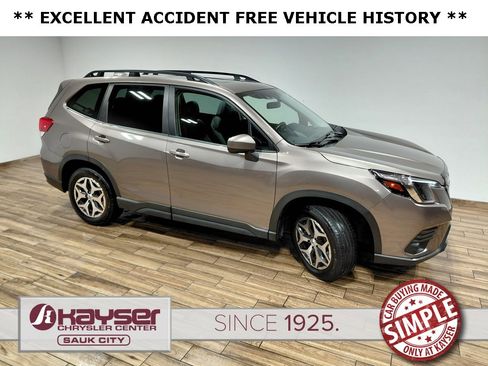 Used 2022 Subaru Forester Premium image 22