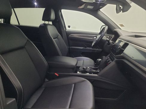 Used 2020 Volkswagen Atlas Cross Sport SEL image 21