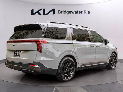 Certified 2025 Kia Carnival SX Prestige FWD image 7