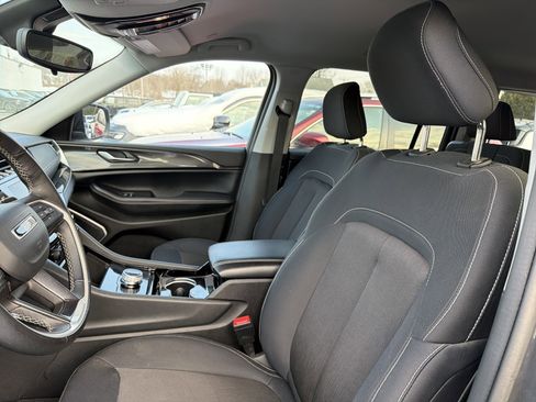 Used 2022 Jeep Grand Cherokee L Laredo w/ Luxury Tech Group I image 9