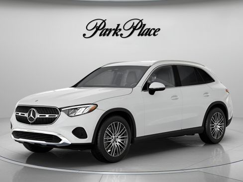 Used 2026 Mercedes-Benz GLC 300 image 1